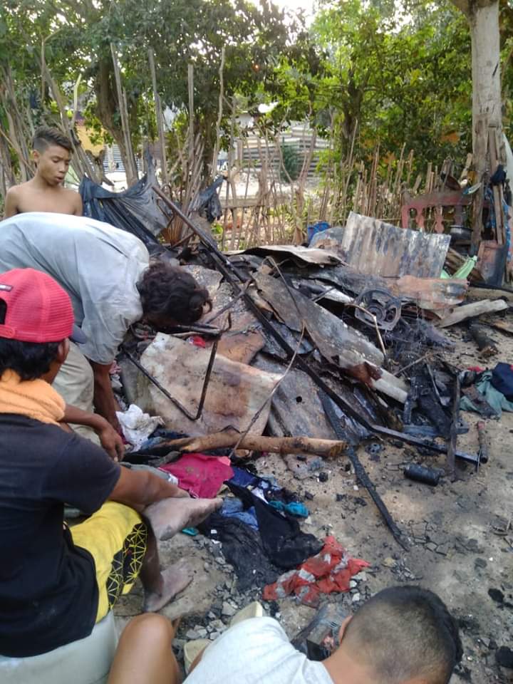 Con sus nietos tratan de recuperar algunas cosas