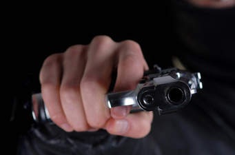 En el ataque resultaron dos personas heridas