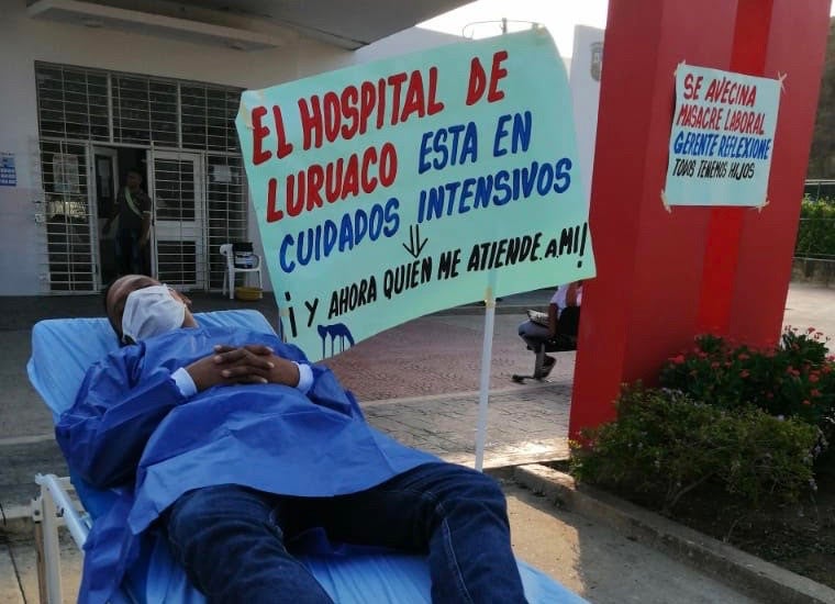 Médicos y enfermeras entran en paro.