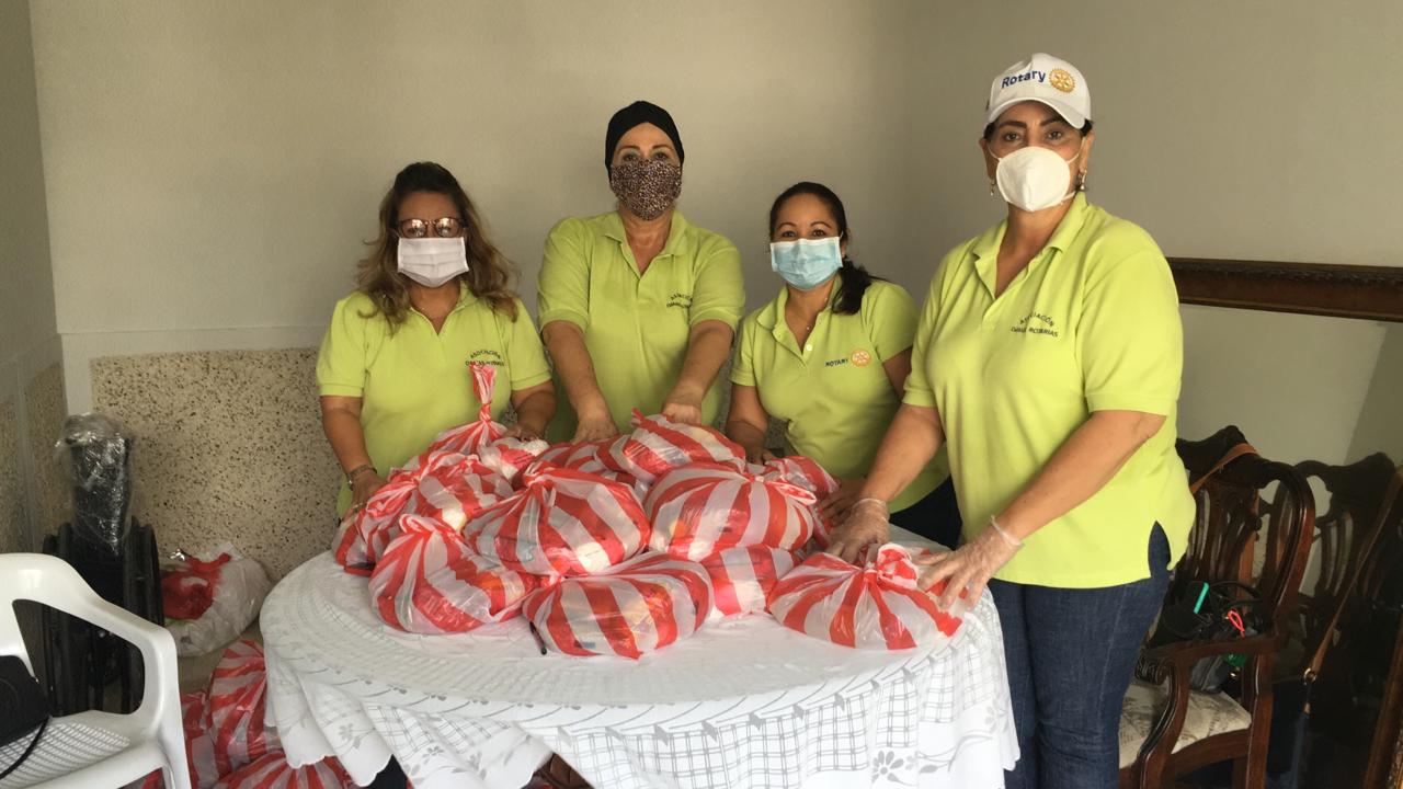 Entrega de ayudas alimentarias