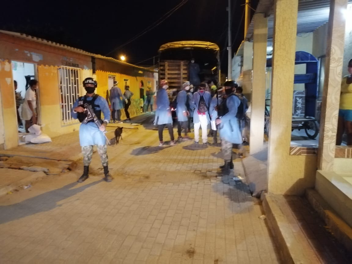 Las autoridades realizan actividades para invitar a la comunidad a quedarse en casa