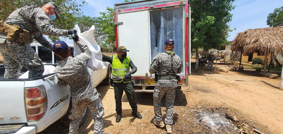 Armada Nacional entrego mas de seis toneladas de Pollo en San Onofre.