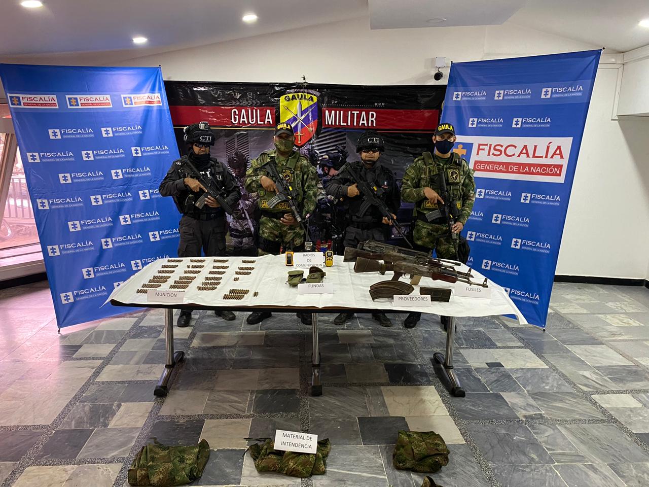 Autoridades lograron descubrir una caleta con armamento y material de guerra