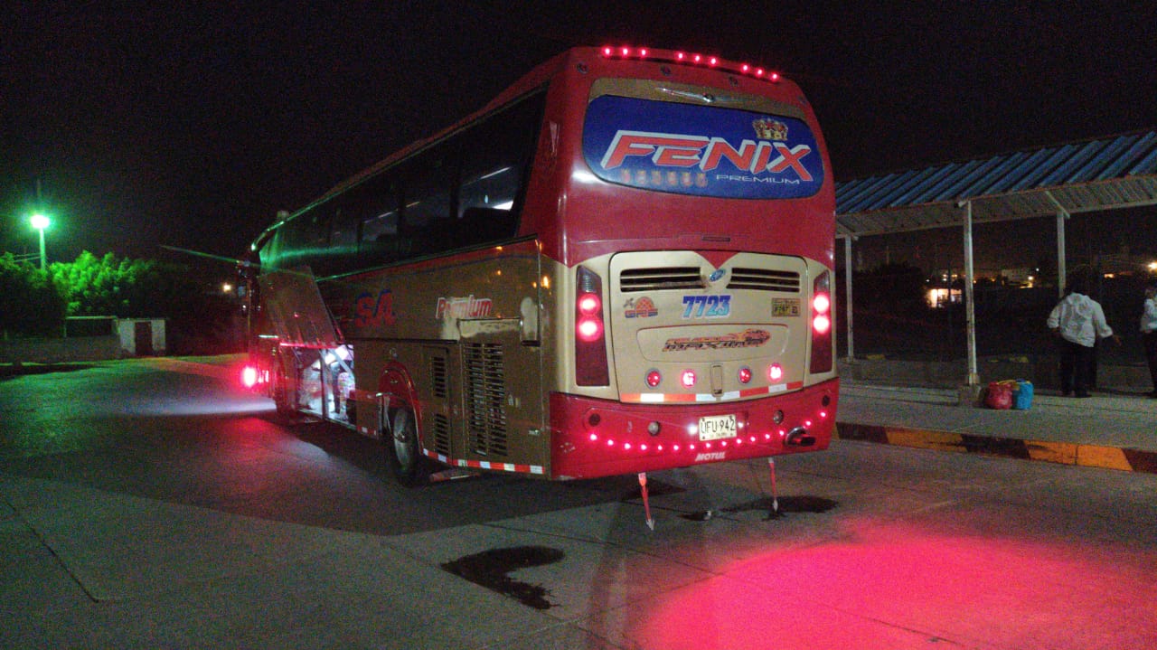 Los dos vehículos quedaron a disposición de las autoridades de transito.