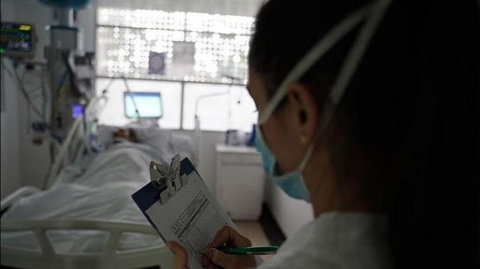 La tasa de positividad también ha bajado con relación a las muestras tomadas.