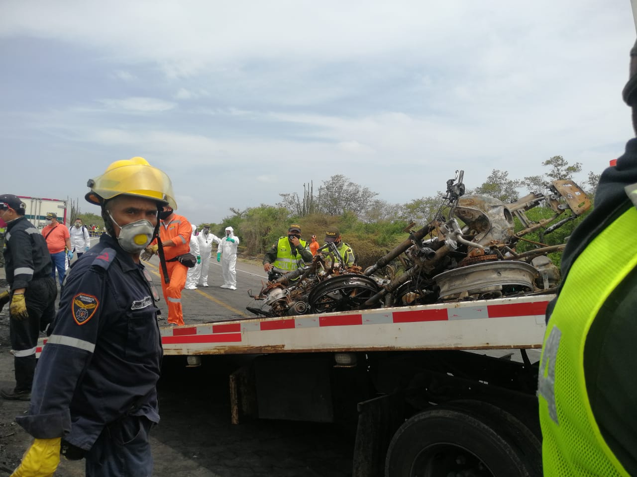 fue necesario la participación de varias unidades de bomberos para sofocar las llamas