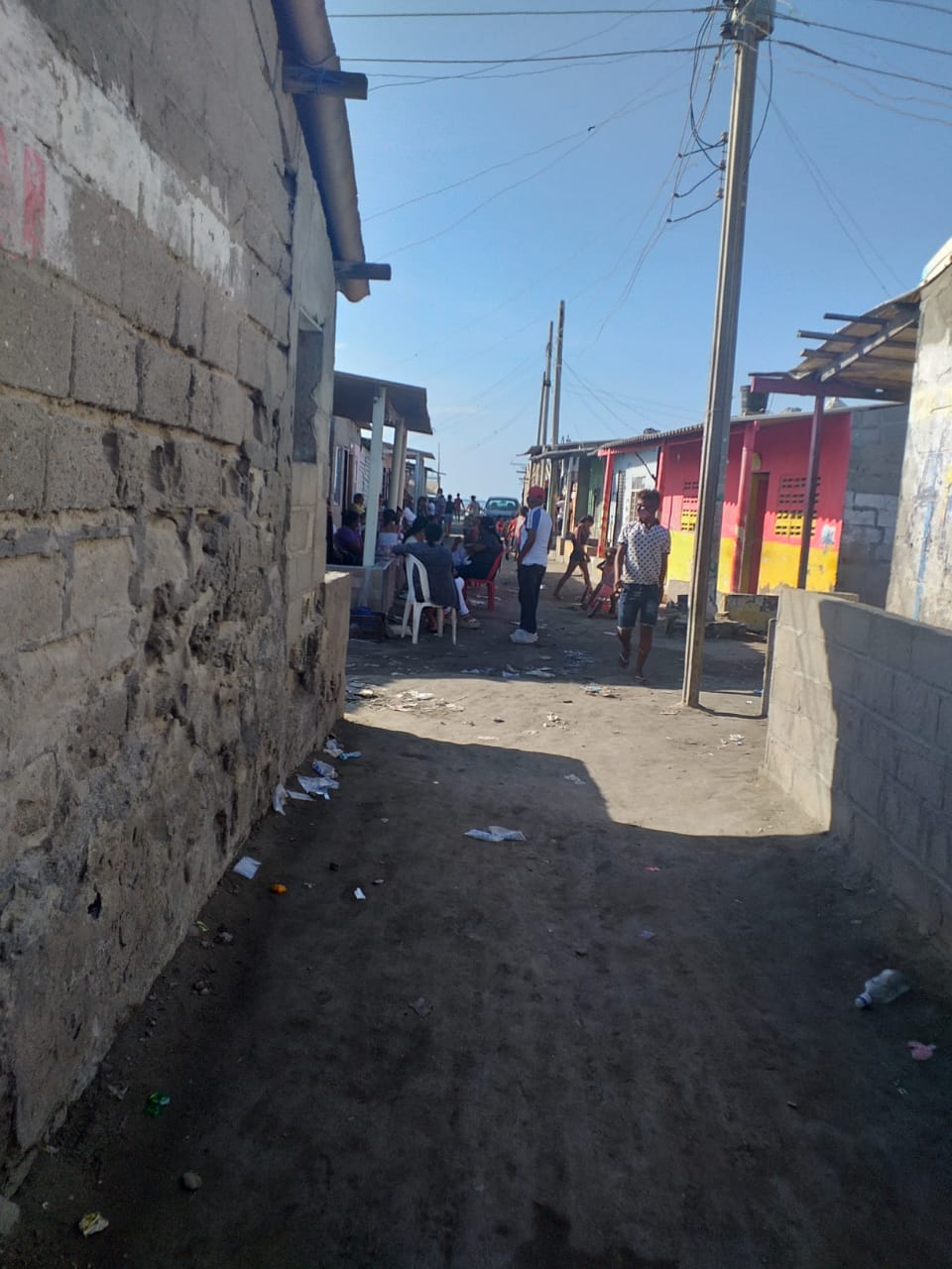 Es evidente en sus pequeñas calles y casas el abandono que por años se ha visto en esta población