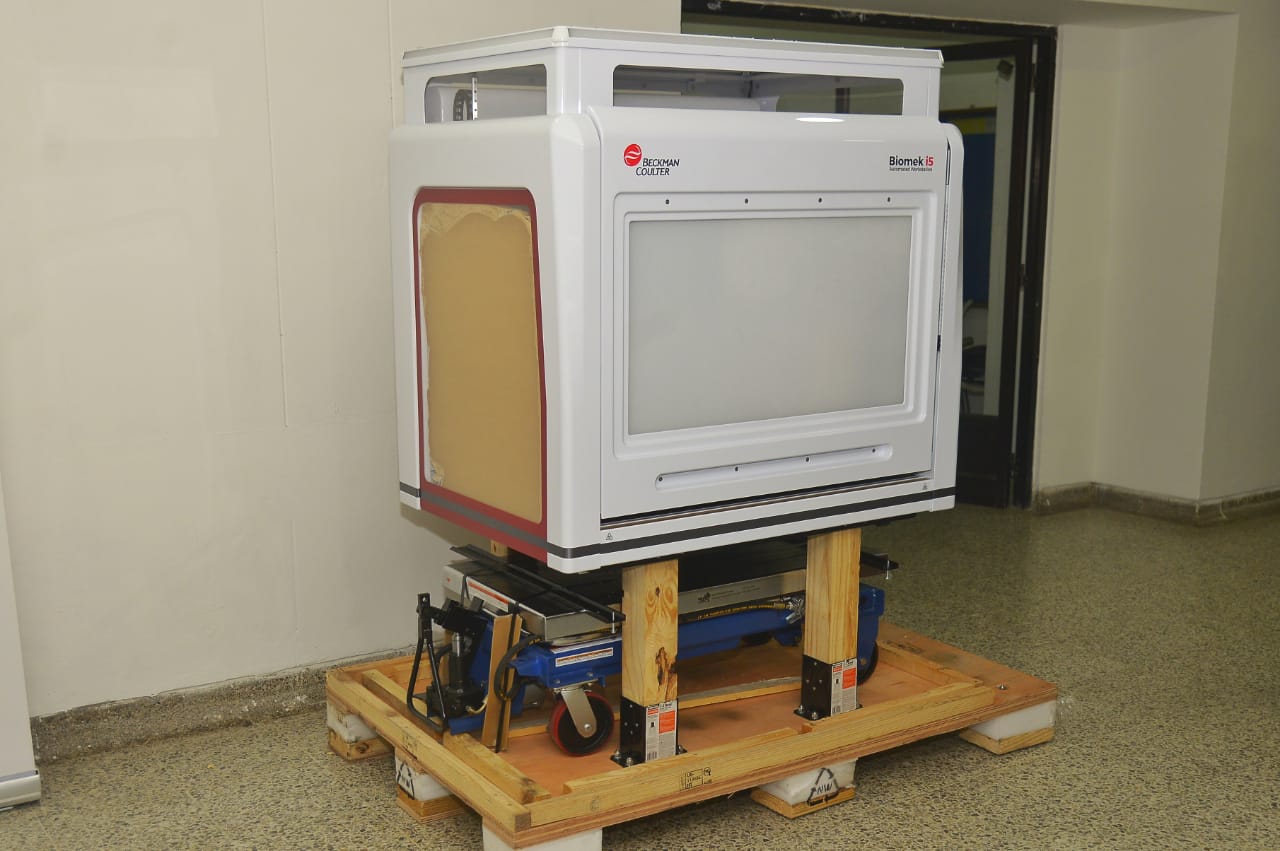 robot laboratorio Universidad de Cartagena