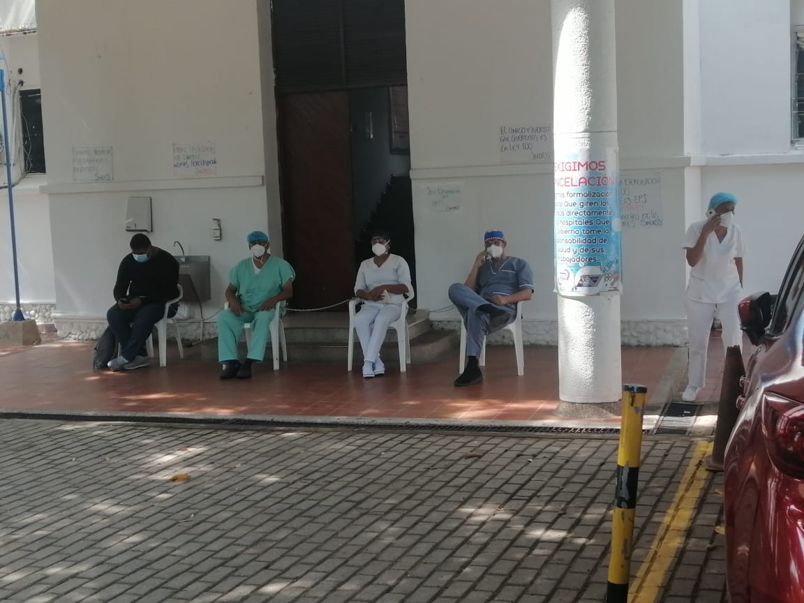 El fin de semana 12 auxiliares de enfermería fueron despedidos