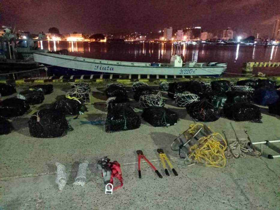 cerca de la Isla de Tierrabomba