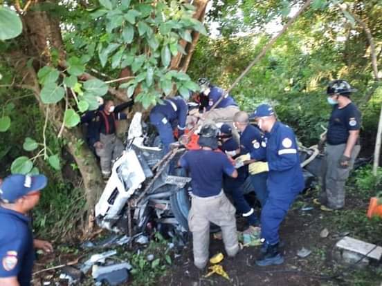 Totalmente destrozado quedó el vehículo