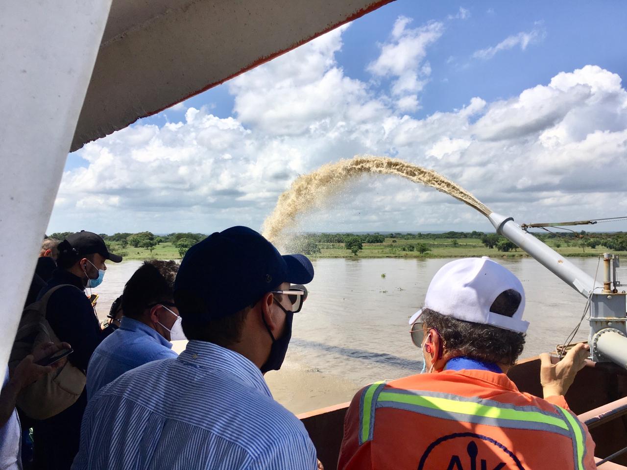 Inició el dragado para evitar una emergencia en las poblaciones cercanas