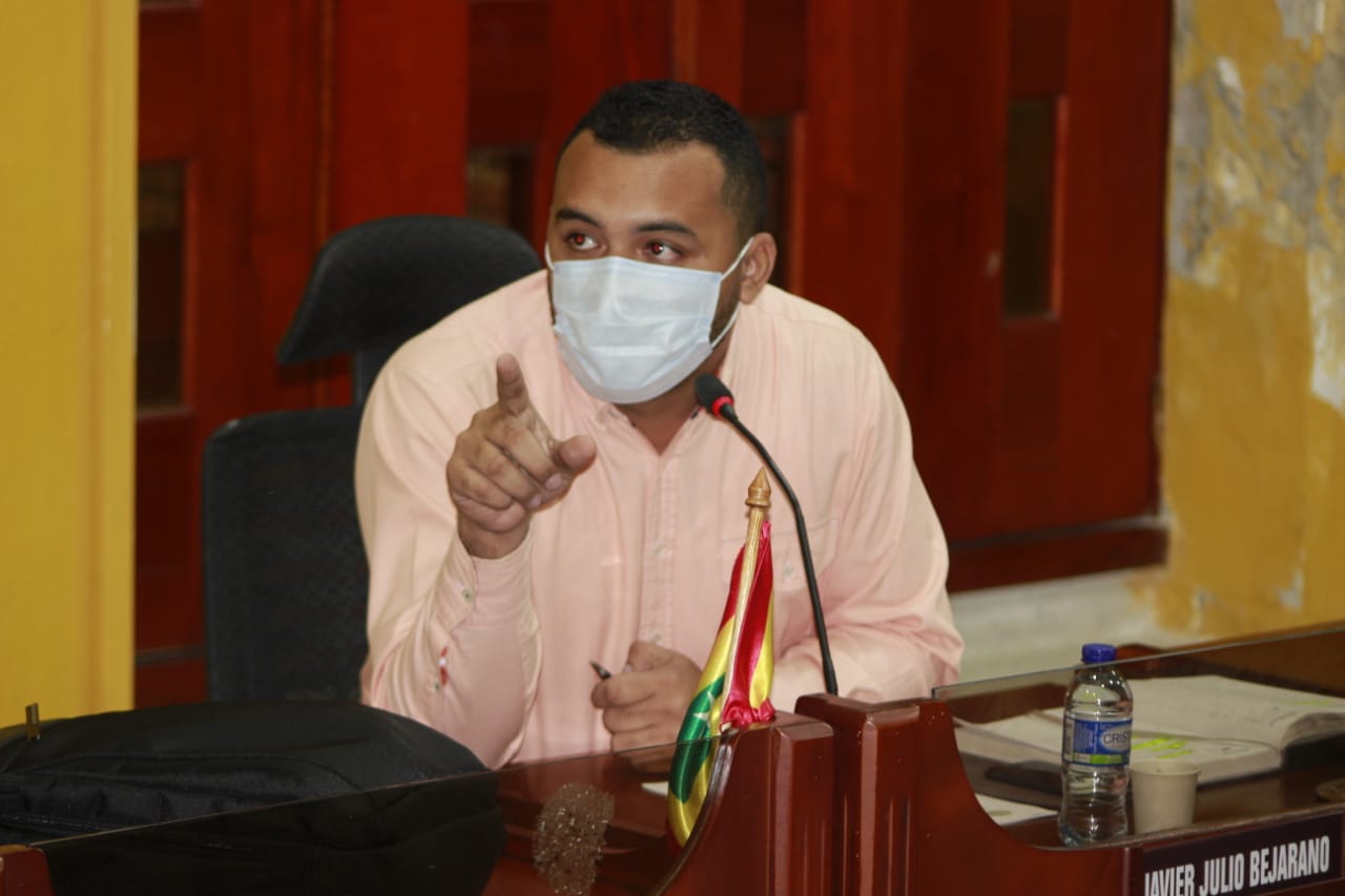 Radicó una petición de posesión y revocatoria directa contra el acto de elección del nuevo presidente