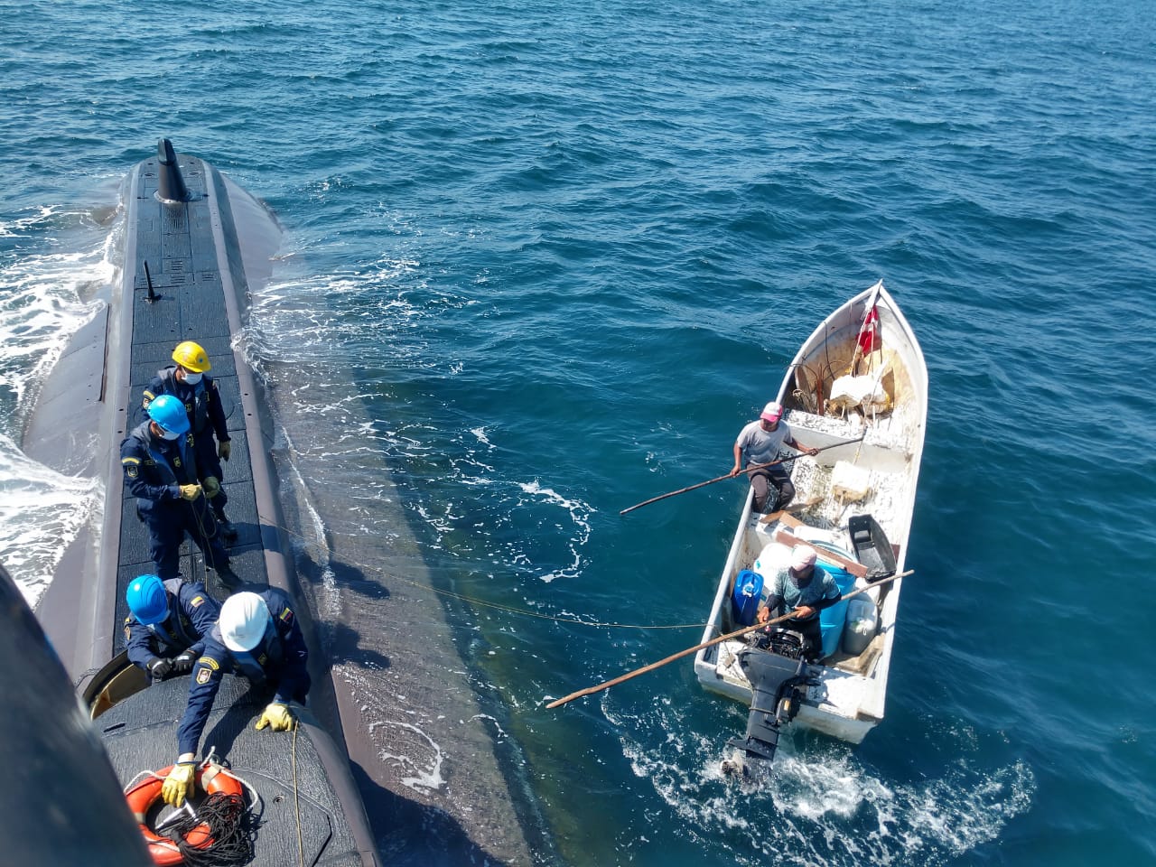 Los pescadores sufrieron una avería en uno de los motores de su embarcación mientras estaban en su faena de pesca artesanal