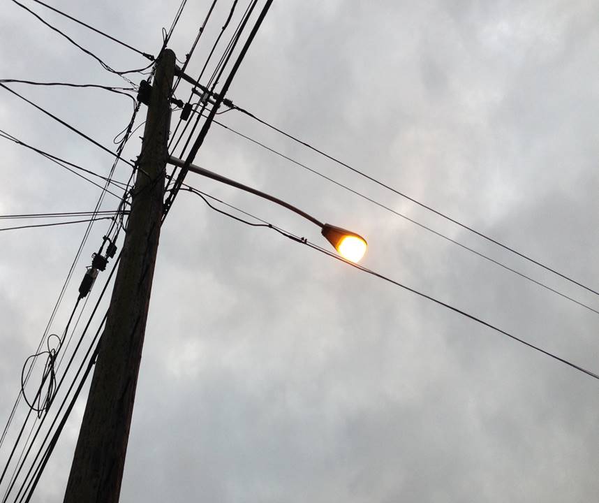 Para ampliar la cobertura del servicio de energía eléctrica en el sector rural.