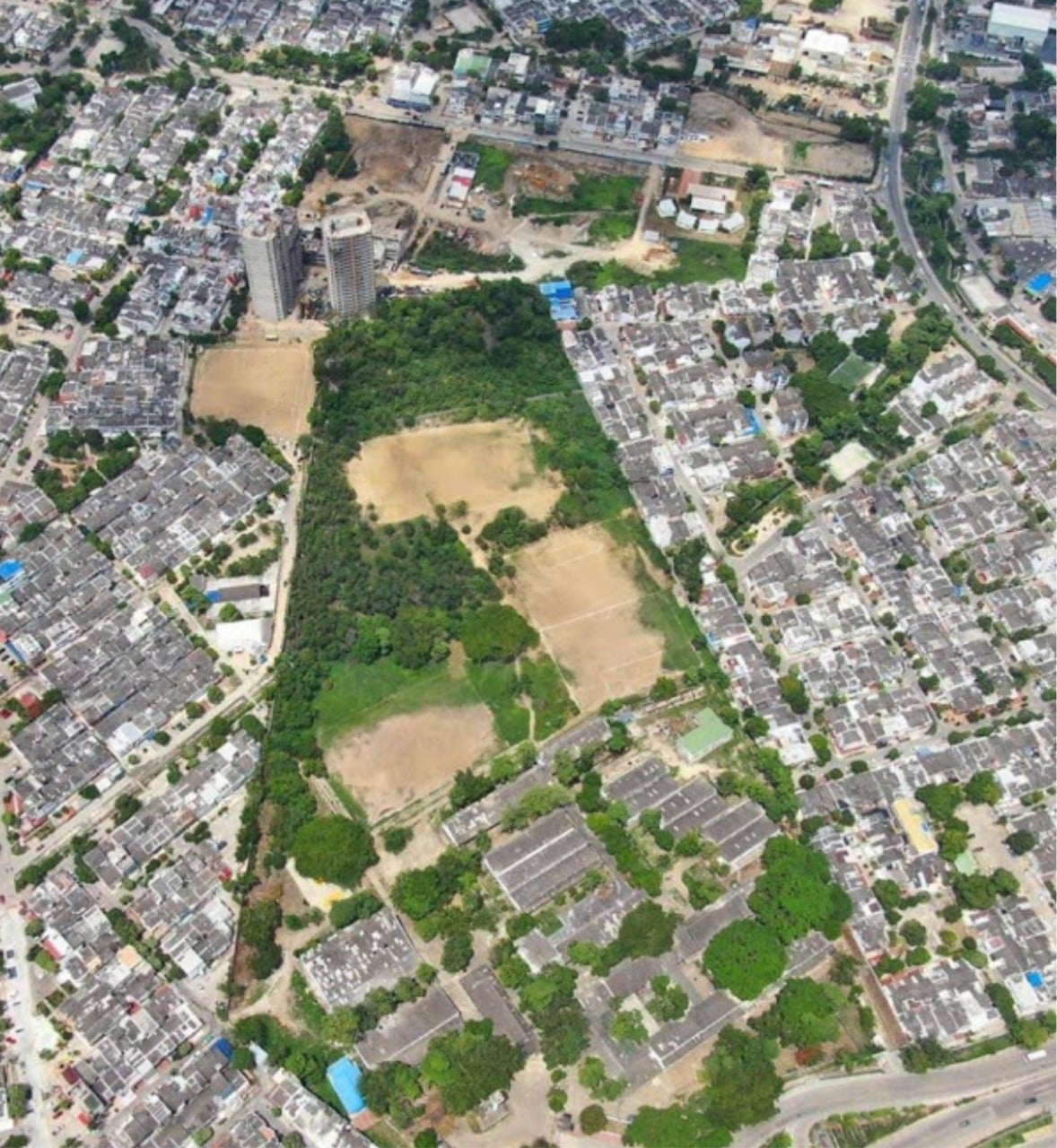 Advierten construcción de proyecto de vivienda en terrenos ubicados en un colegio de Cartagena