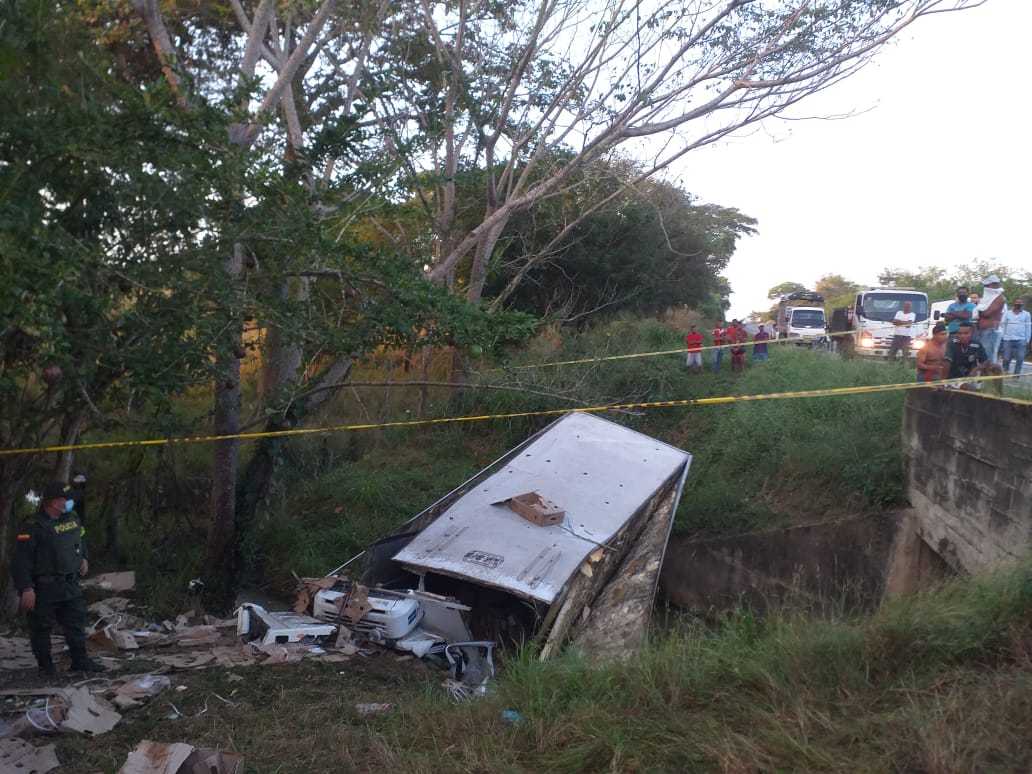 Vehículo tipo furgón, color Blanco, de placas SUE 259