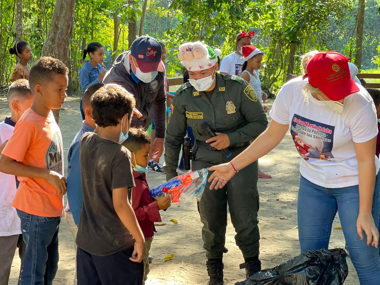 Se entregaron juguetes a los niños y niñas