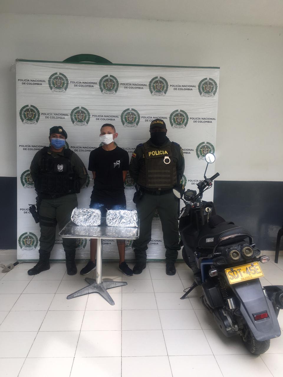 Por el delito de tráfico de estupefacientes