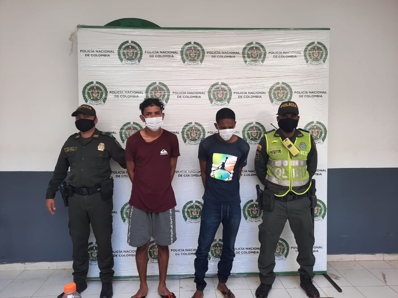 Según fueron sorprendidos cuando atracaban a personas