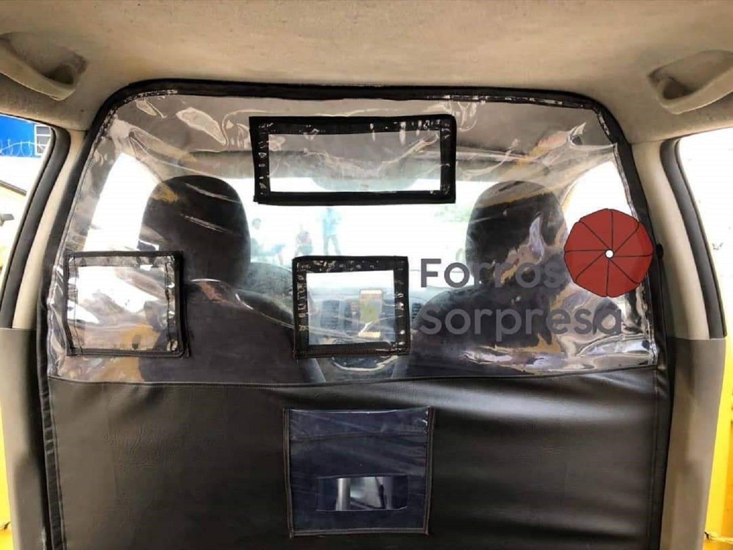 Las cabinas en los taxis ayudan a aislar a pasajeros de taxistas.