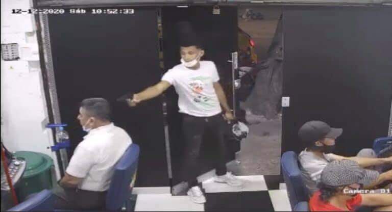 El homicidio quedó registrado en cámaras de seguridad.