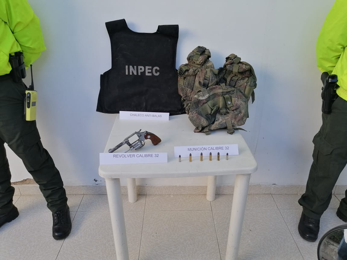 Un menor fue detenido quien según era quien cuidaba la casa