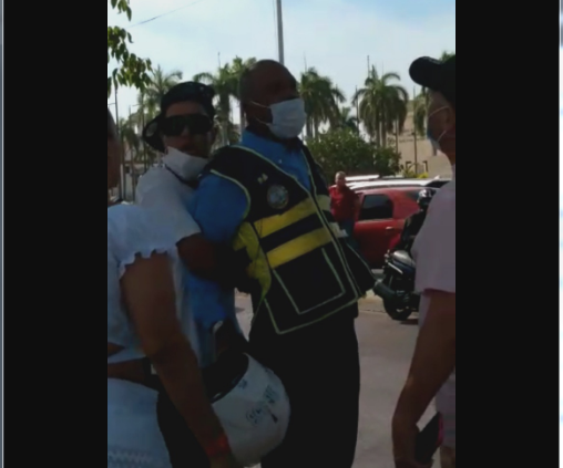 Denuncian a agente de tránsito en Cartagena