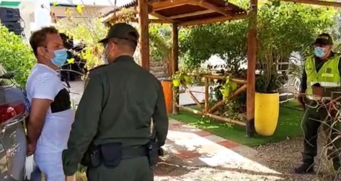 La fiesta tuvo lugar en pleno toque de queda.