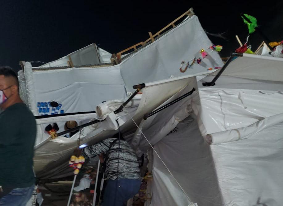 Afectación por fuertes vientos en el Malecón del Río
