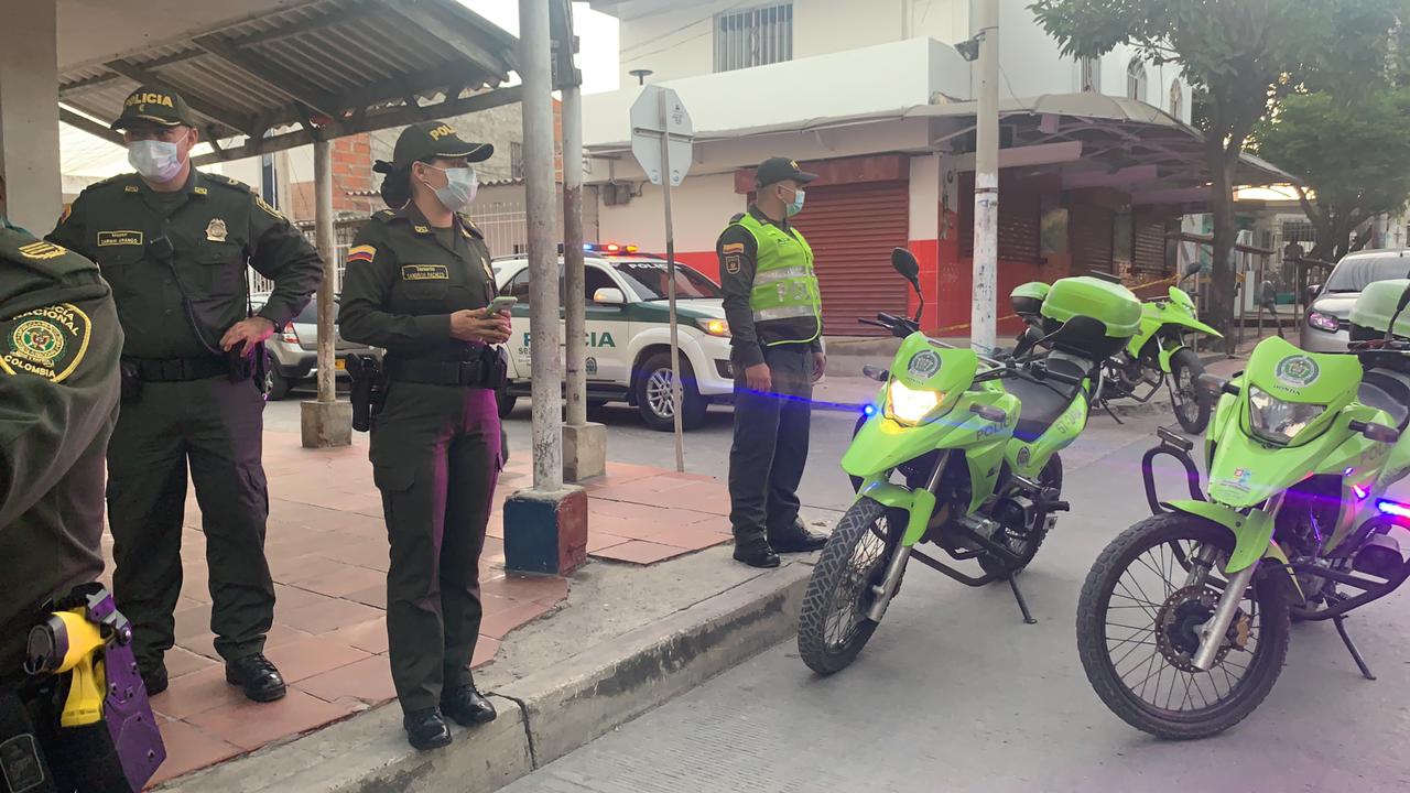 Hombre que portaba granada se enfrentó con las autoridades y escapó.