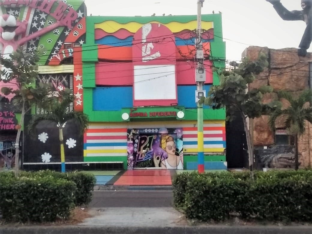 Discoteca con conexión ilegal de energía.