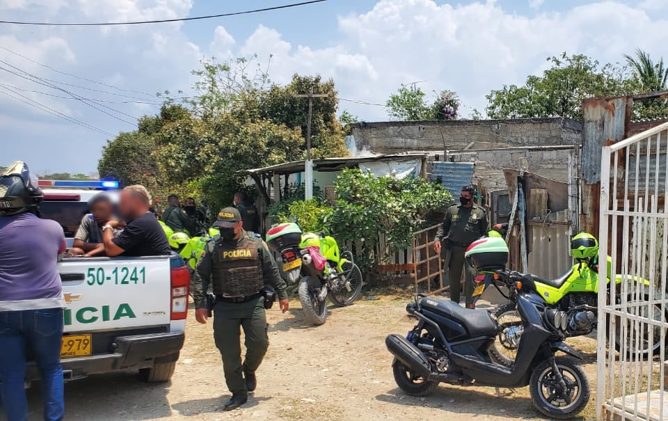 Fueron capturadas 4 personas, entre ellas dos menores