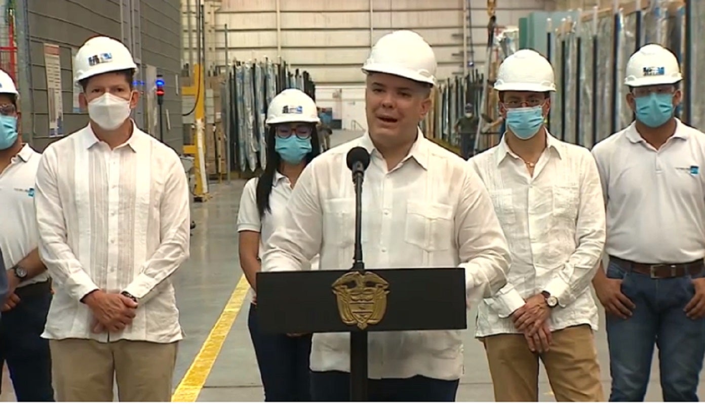 El presidente visitó las instalaciones de Tecnoglass