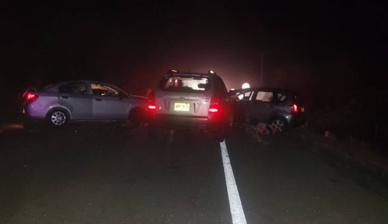 Uno de los conductores habría invadido el carril contrario. Se investiga
