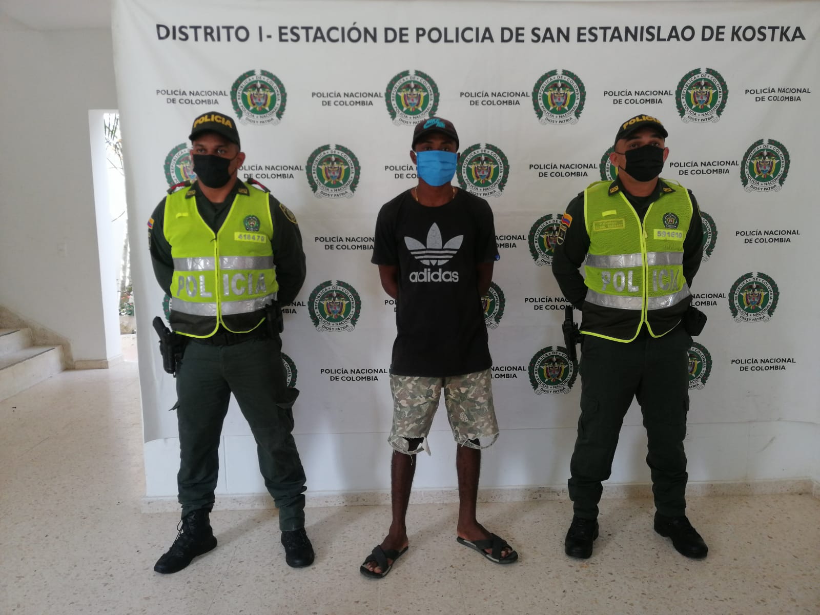 Requerido por orden judicial