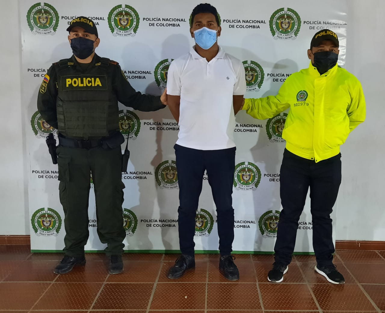 Requerido mediante orden judicial