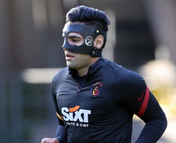 Falcao García- máscara