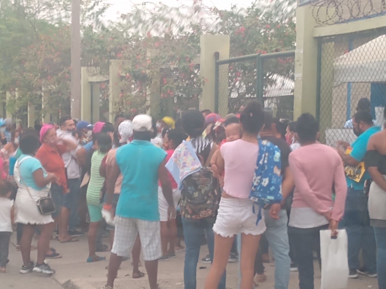 Aglomeraciones en punto de atención de Sisbén en La Casa de Justicia de Chiquinquirá