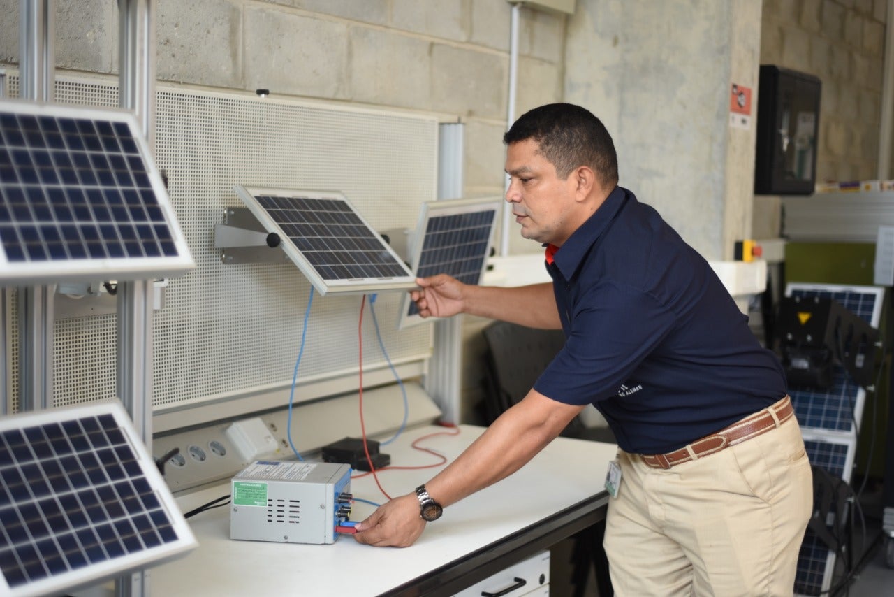 Alianza con el Gobierno Británico