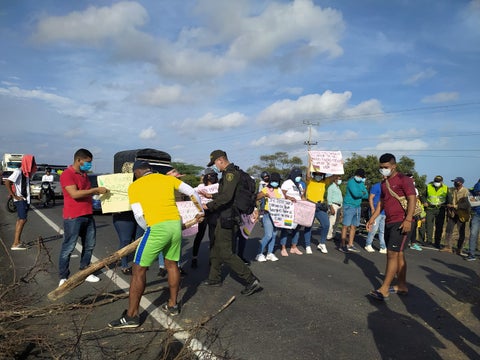Noticias La Guajira: bloqueos en vías de Albania y la Troncal del Caribe