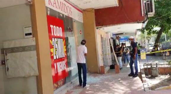 Daños por disturbios en cercanías al estadio Romelio Martínez