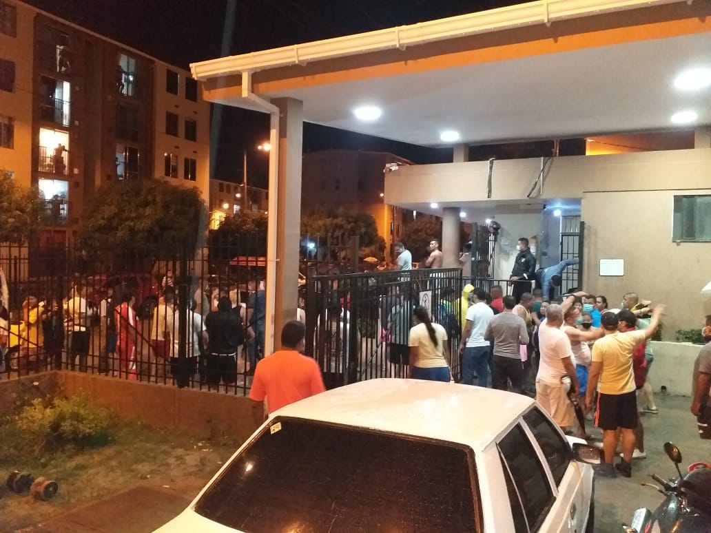 Varios barrios de Santa Marta se han visto afectados por la turba de personas haciendo saqueos y vandalizando conjuntos cerrados