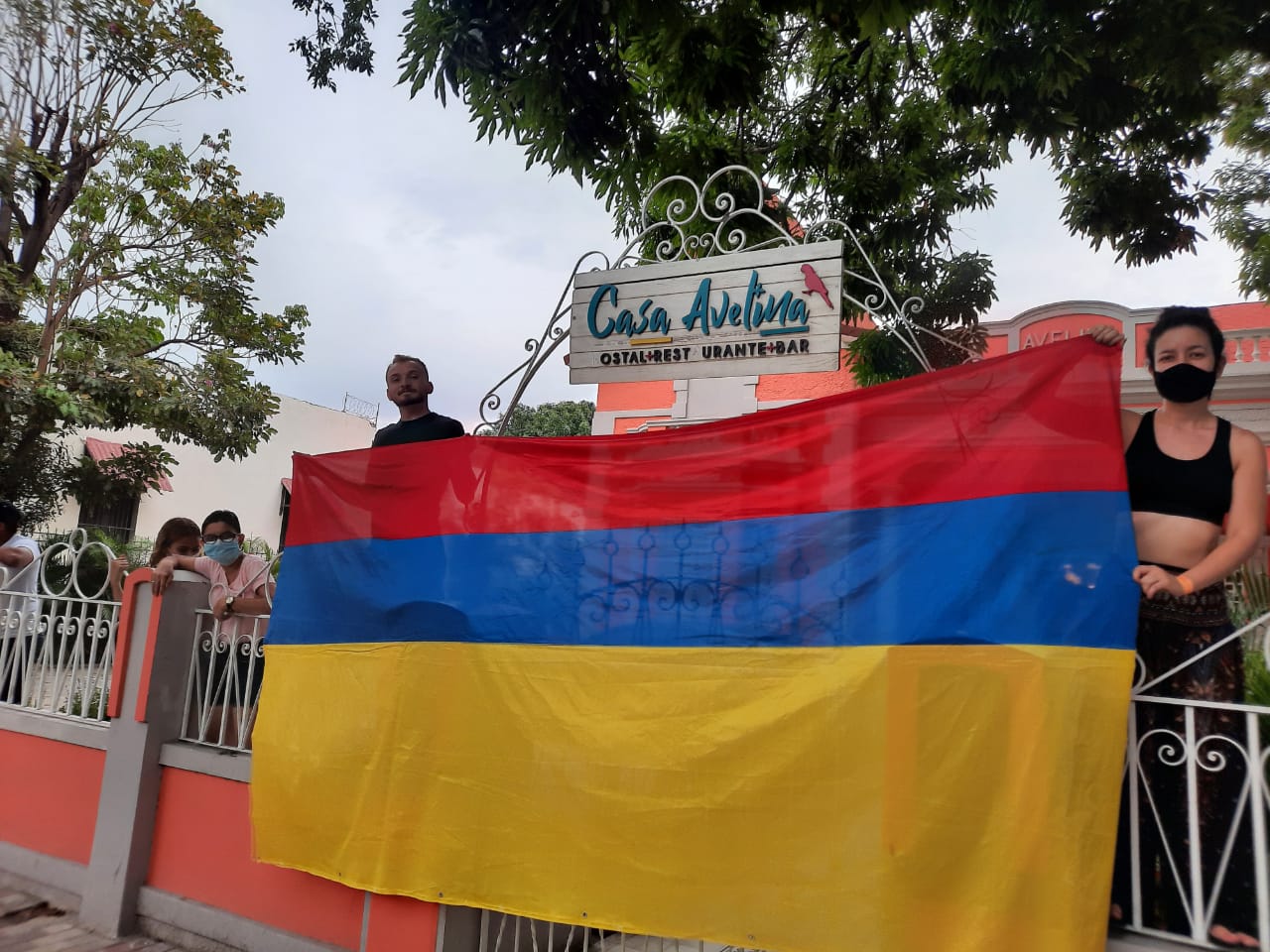 Los turista se unieron a la protesta de los jóvenes samarios