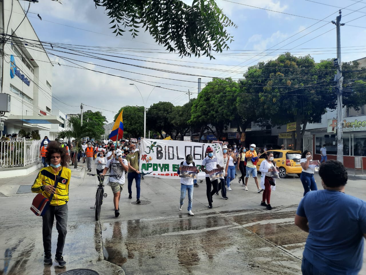 jóvenes Universitarios marcharon por mejores oportunidades para las nuevas generaciones