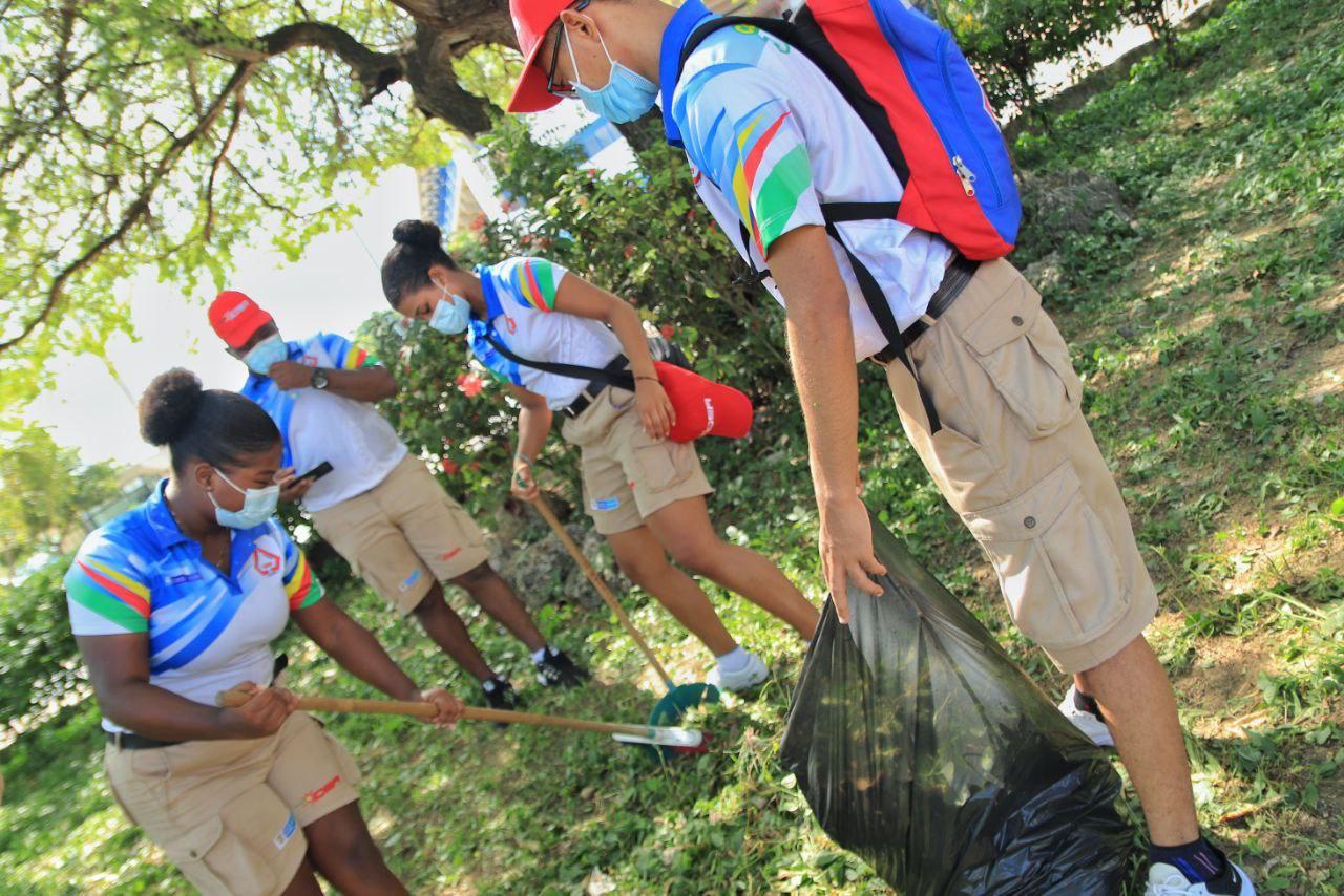 Recolección de basuras en complejos deportivos en Cartagena