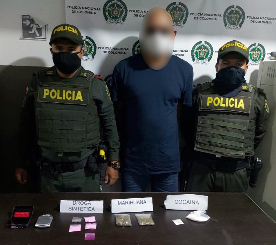 Y 20 de drogas sintéticas y varias pastillas LCD.