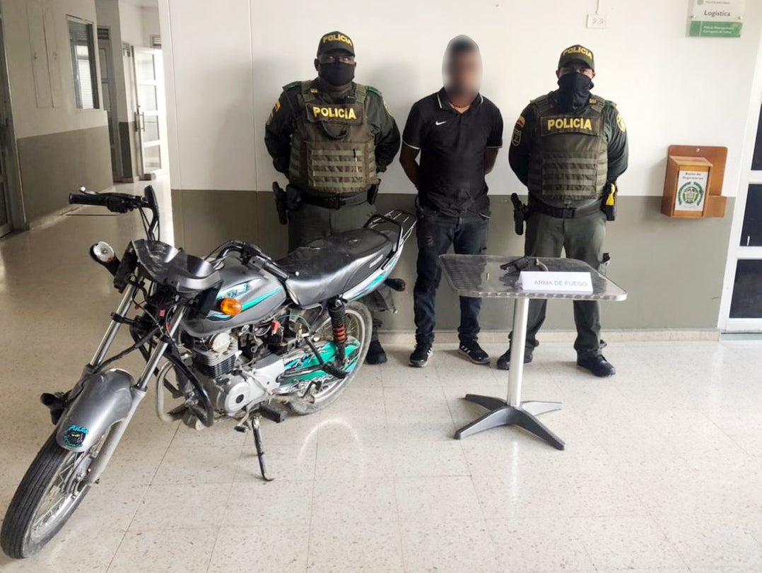 Puesto a disposición de la Fiscalía General de la Nación, por los delitos de homicidio,