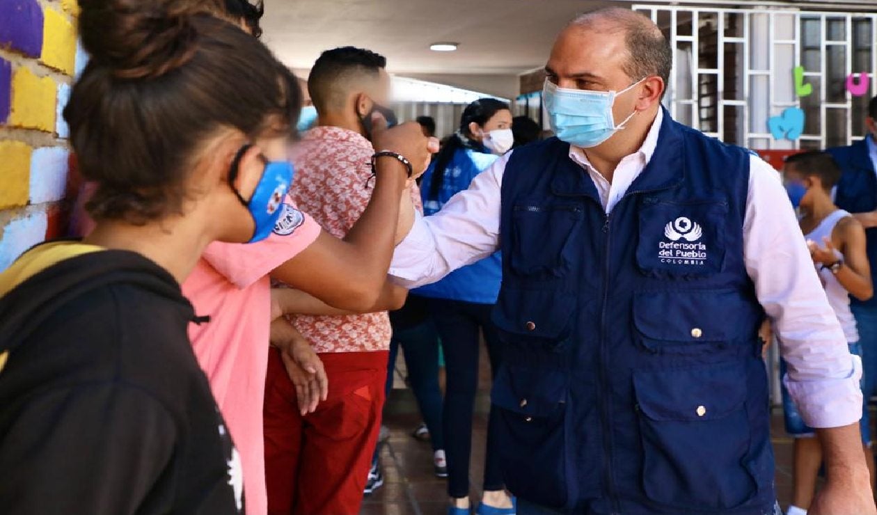 Referencia defensor del Pueblo, Carlos Camargo.