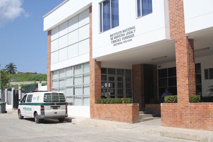 Con su arma de dotación se habría causado la muerte